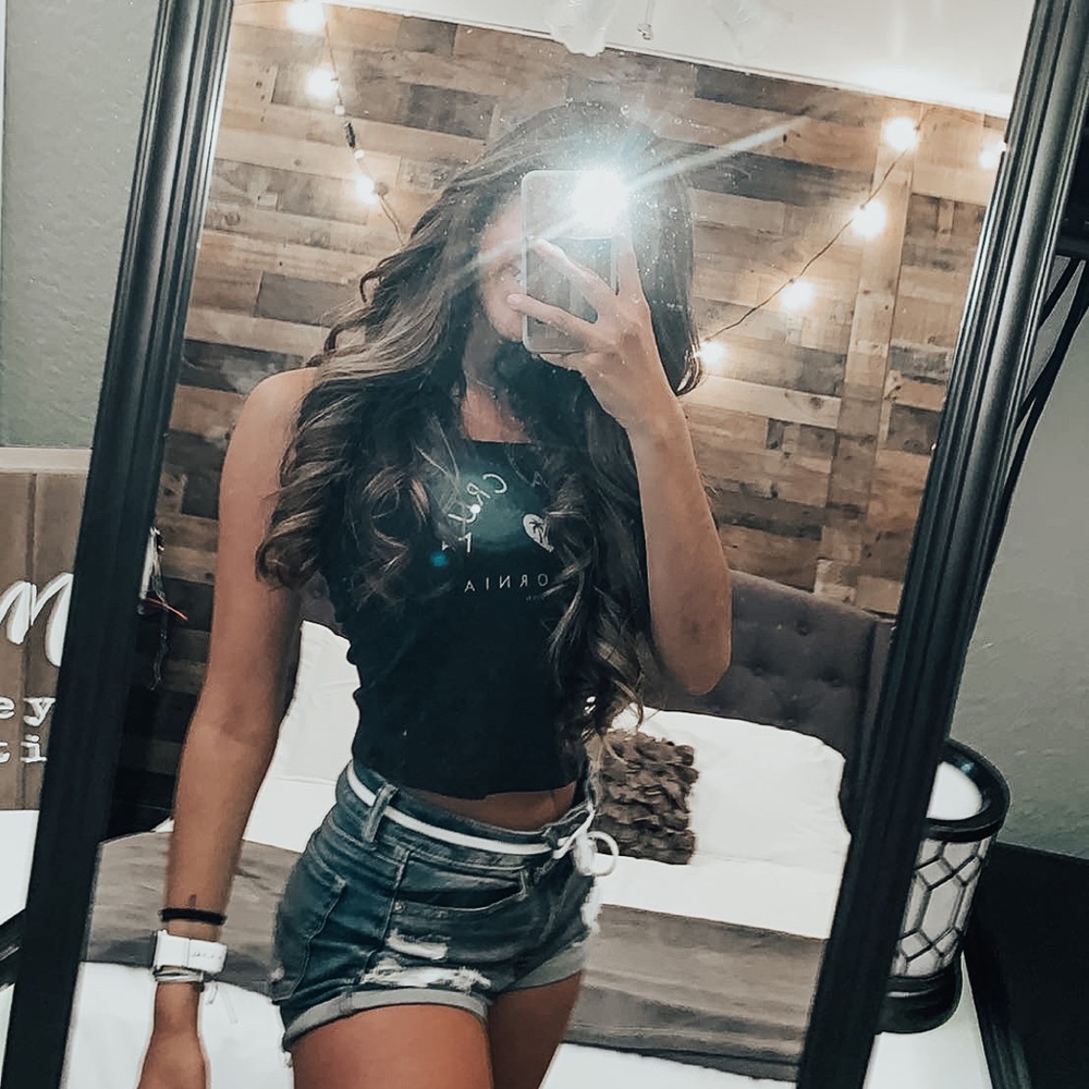 Santa Cruz crop top